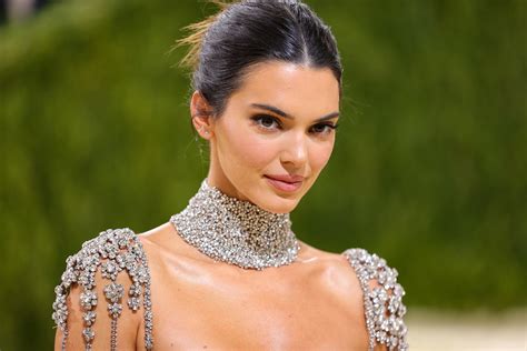 Kendall Jenner Shares Nude Photos on Instagram.